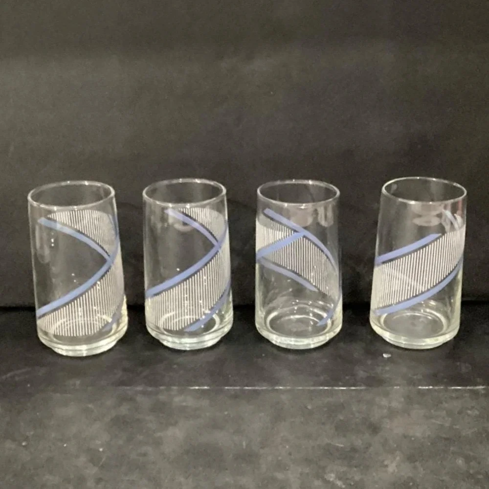 Georges Briard Style Tumblers, Set of 4, Vintage Blue Swirls & White‎ Stripes